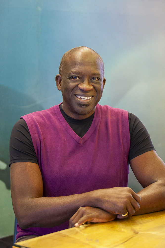 Dr. Olutoyese Oyelese, MD, MBBS, CCFP, FCFP 